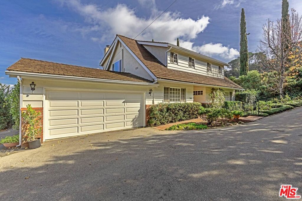 7815 Mulholland Drive