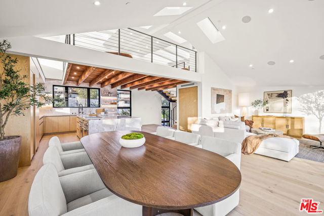 2530 Beverley Avenue, Santa Monica CA: https://media.crmls.org/mediaz/653c5086-8ecf-4095-80b5-47f0ed8688fa.jpg