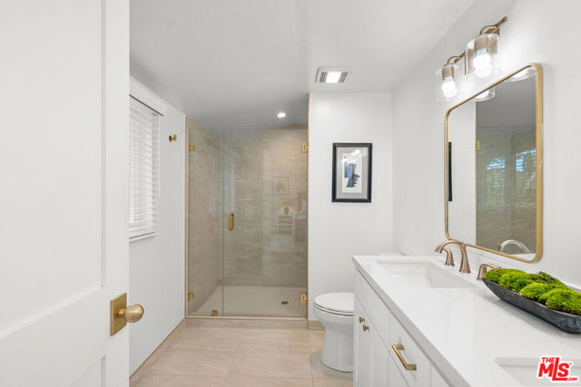 10531 Woodbridge Street, Toluca Lake CA: https://media.crmls.org/mediaz/653c5f08-e296-41f8-a5bd-99a3f21036d9.jpg