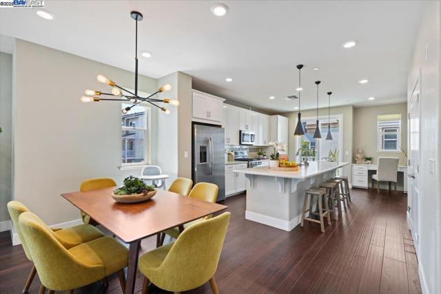 4023 Clare St, Dublin CA: https://media.crmls.org/mediaz/653e9d2e-28f3-4721-832b-d632b00e6f66.jpg
