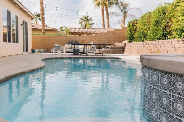 79846 Amora Drive, La Quinta CA: https://media.crmls.org/mediaz/653eeef7-1735-4563-ae4c-65e016339575.jpg