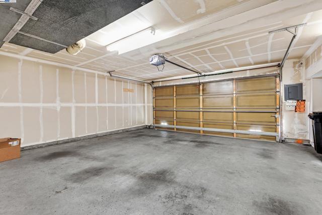 3463 Ellery Cmn, Fremont CA: https://media.crmls.org/mediaz/653f636c-4f22-43fa-b136-21ac624bde5a.jpg