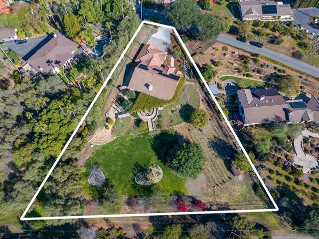 2610 Sunset Hills, Escondido CA: https://media.crmls.org/mediaz/653f719a-d0c2-4f1a-a27a-ecbfa26d72a1.jpg