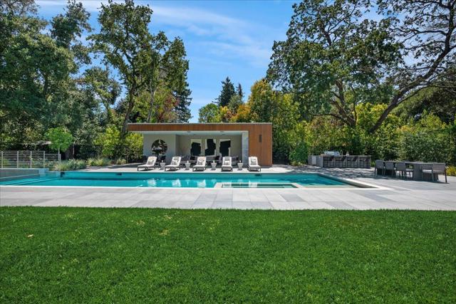 88 Tuscaloosa Avenue, Atherton CA: https://media.crmls.org/mediaz/6541ad1c-77f1-44e6-a14f-f5bf3410c167.jpg