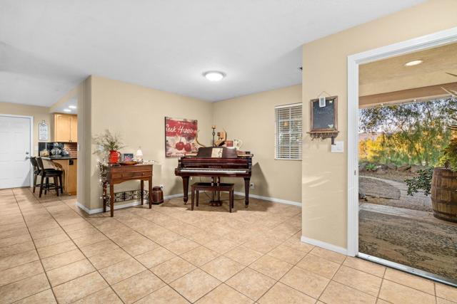 Detail Gallery Image 8 of 38 For 19161 Paradise Mountain Rd, Valley Center,  CA 92082 - 3 Beds | 2 Baths