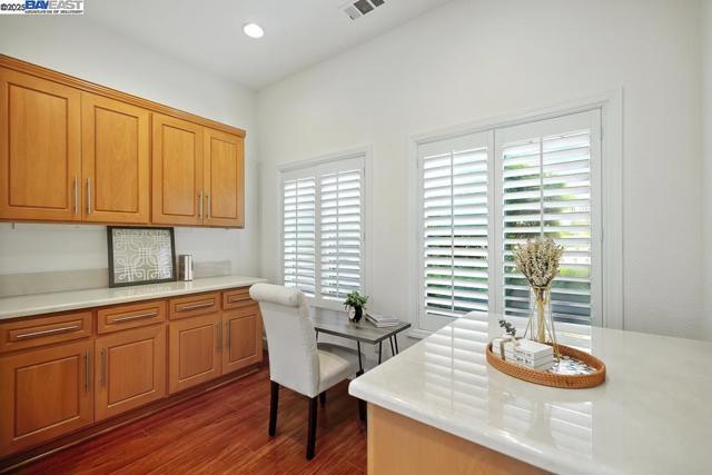 874 Overhill Dr, Hayward CA: https://media.crmls.org/mediaz/65428bd5-4cf8-4824-91c0-74ba0d0ef058.jpg