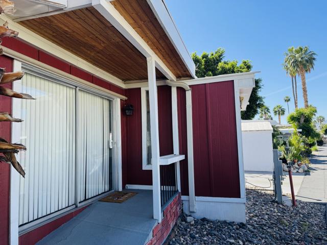 252 Raincloud Street, Palm Springs CA: https://media.crmls.org/mediaz/654399d4-14c6-48d3-b75b-c23a6b6db79d.jpg