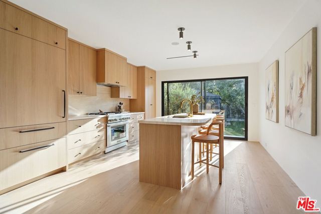 4539 Atoll Avenue, Sherman Oaks CA: https://media.crmls.org/mediaz/6544287a-3a66-4045-962b-c369d00f78ec.jpg