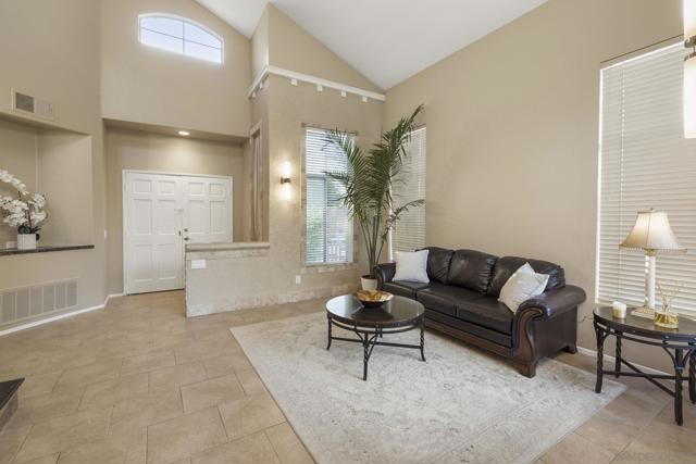 838 Masters Dr, Oceanside CA: https://media.crmls.org/mediaz/654503a9-13df-4162-8532-a2f84288ce50.jpg