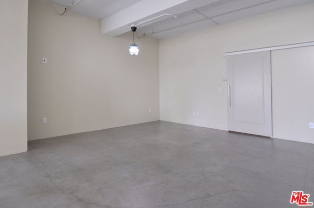 849 S Broadway, Los Angeles CA: https://media.crmls.org/mediaz/65450a39-cc4e-4b04-9588-a8287be7a299.jpg