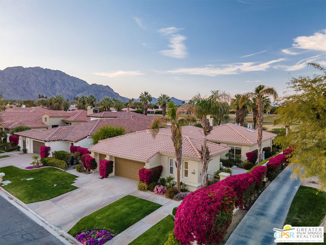 55586 Southern, La Quinta CA: https://media.crmls.org/mediaz/6545502d-44f4-4609-8ab1-f37783df1d16.jpg
