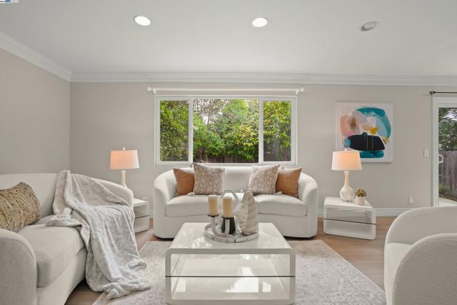 501 Amherst Ct, San Ramon CA: https://media.crmls.org/mediaz/6545b30b-853c-43de-b954-4defe1428af9.jpg