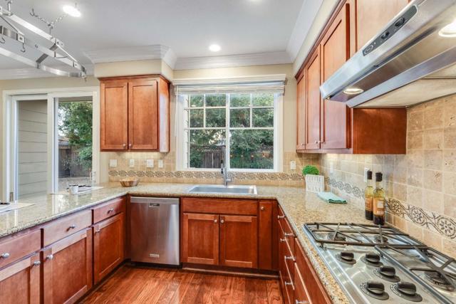 219 Beethoven Lane, Los Gatos CA: https://media.crmls.org/mediaz/6545f3c0-cecf-4ea8-8137-3fde0d6cd0e5.jpg