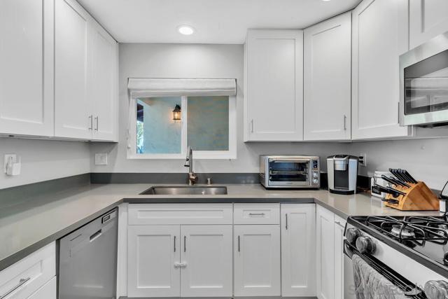 3978 Shenandoah Dr, Oceanside CA: https://media.crmls.org/mediaz/65460ffb-05e8-4c38-9d63-fcd2011931d5.jpg