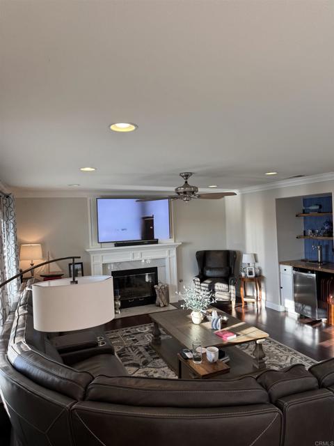 Detail Gallery Image 9 of 26 For 346 Rimhurst Ct, Oceanside,  CA 92058 - 4 Beds | 2 Baths