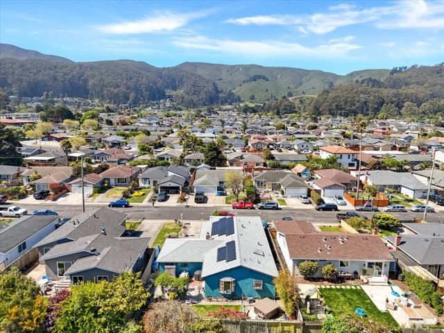 847 Arguello Boulevard, Pacifica CA: https://media.crmls.org/mediaz/6546784e-c179-4b5a-822d-07d9bf89f2ce.jpg