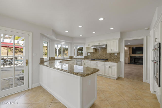 Image 18 of 70 For 5475 Bromely Drive