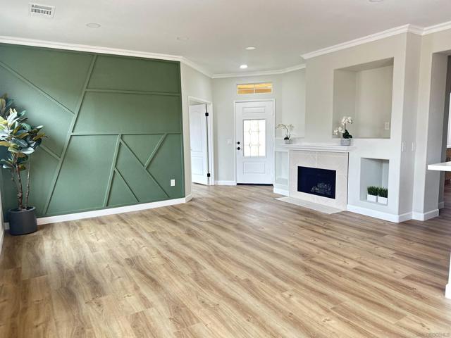 12665 Creekview Dr, San Diego CA: https://media.crmls.org/mediaz/654846c3-4930-457e-baa8-c23c8f721b1b.jpg