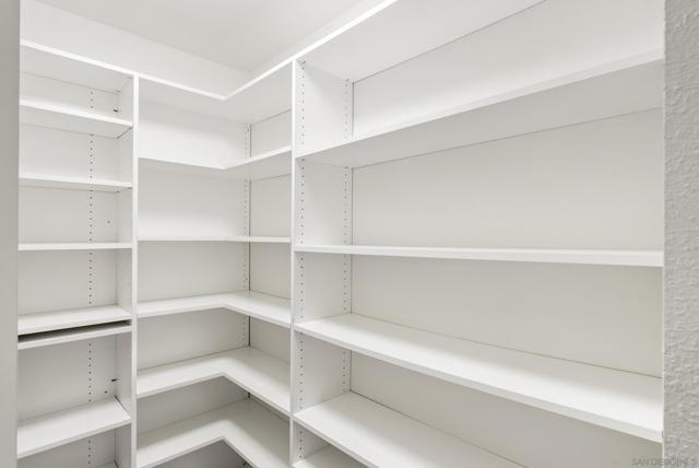 1918 Odell Cir, Vista CA: https://media.crmls.org/mediaz/6549e9d1-e37a-46ad-ad8d-d1ae01a5e9db.jpg