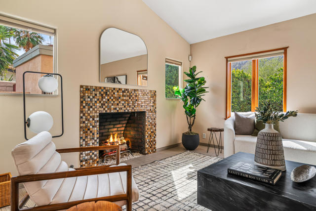 610 S Camino Real, Palm Springs CA: https://media.crmls.org/mediaz/654a0598-517b-4053-bf69-268080b5ebc2.jpg