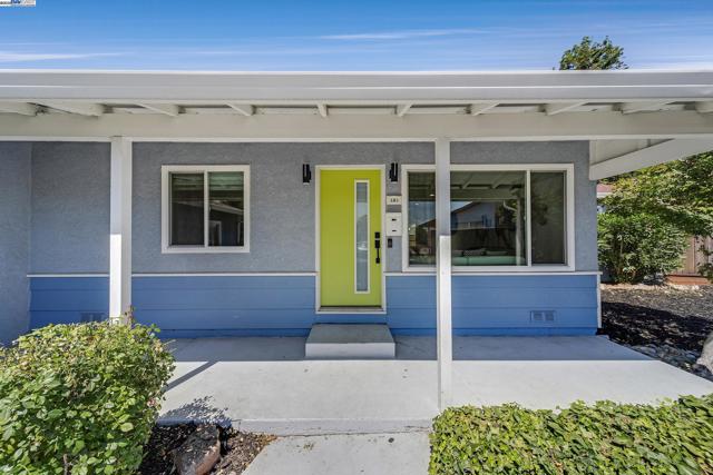 141 Peony Ct, Fremont CA: https://media.crmls.org/mediaz/654a198c-8285-4916-92cf-6b70811083e8.jpg