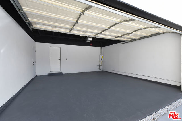 15431 Milbank Street, Encino CA: https://media.crmls.org/mediaz/654a6848-d13f-48ba-8f37-1010d250c52c.jpg