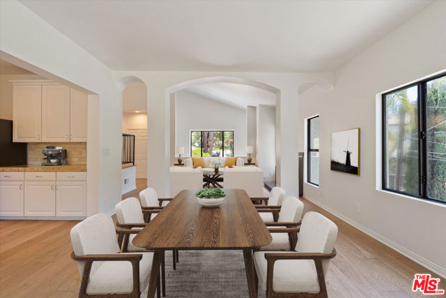 22960 Cass Avenue, Woodland Hills CA: https://media.crmls.org/mediaz/654a7989-a10f-409f-8a46-9eba6a895ee4.jpg