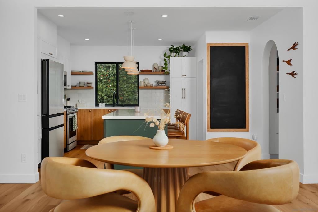 MLS #250043576SD image #12