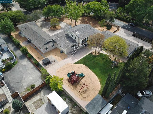 2200 Tice Valley Blvd +3BR ADU, Walnut Creek CA: https://media.crmls.org/mediaz/654a8e01-036d-4b45-971e-cd33f65a7c7f.jpg
