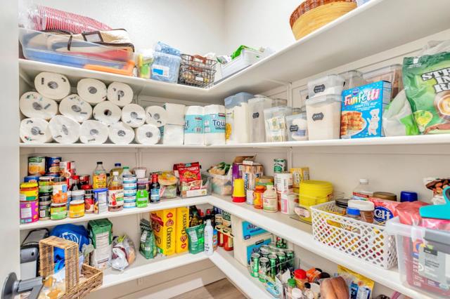 172 Vienna Way, Hollister CA: https://media.crmls.org/mediaz/654b72fb-8406-47fb-81df-0b58f290b544.jpg