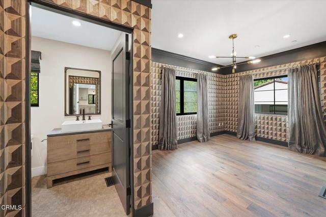 Detail Gallery Image 26 of 76 For 1329 Campbell St, Glendale,  CA 91207 - 4 Beds | 6 Baths