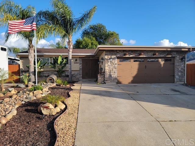 Detail Gallery Image 7 of 41 For 8409 Carlton Oaks Dr, Santee,  CA 92071 - 4 Beds | 2 Baths