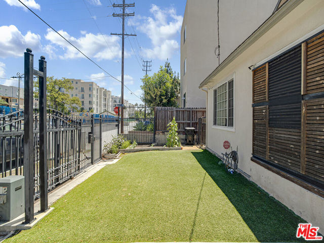 3148 W 11th Street, Los Angeles CA: https://media.crmls.org/mediaz/654ce3f6-3353-4c75-9449-dfd6c0d178ce.jpg