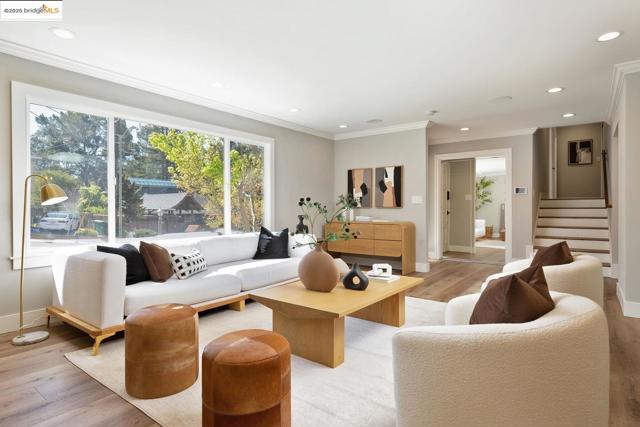 298 Elysian Fields DR, Oakland CA: https://media.crmls.org/mediaz/654cecb7-b32d-44a9-be9c-9d8efb7cc41b.jpg