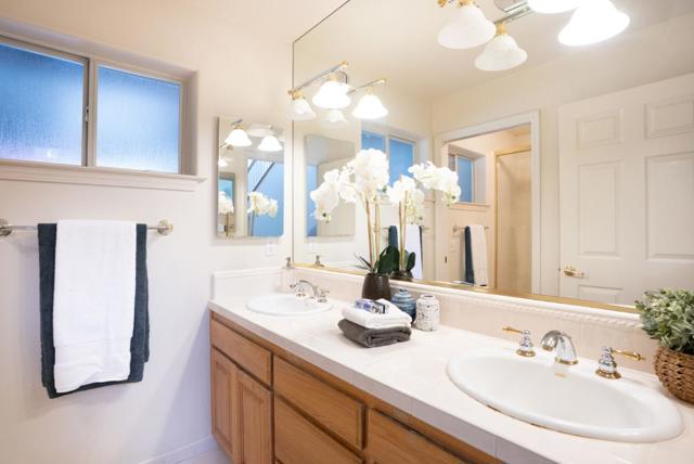 24035 Stage Stop Way, Los Gatos CA: https://media.crmls.org/mediaz/654d4780-f6d0-4ca5-9ead-1f5c9bc68fdf.jpg