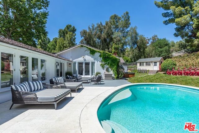 5840 Round Meadow Road, Hidden Hills CA: https://media.crmls.org/mediaz/654e1a7a-52dd-4afb-9926-05b73026b5a6.jpg