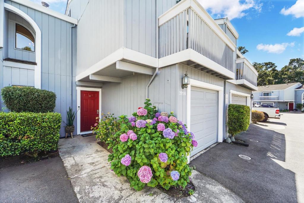 2958 Leotar Circle
