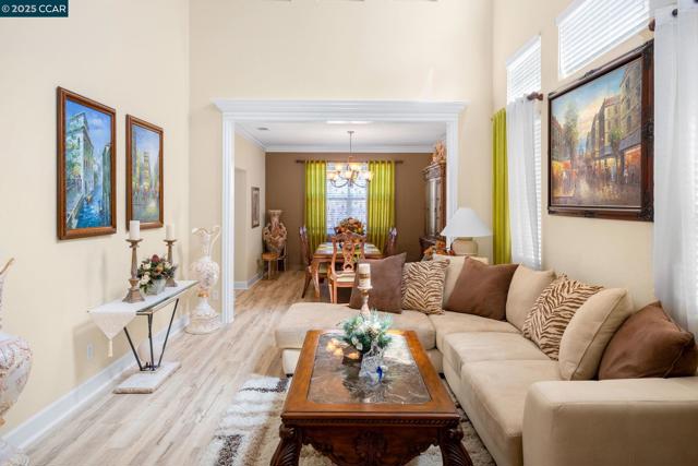 1426 Santa Teresa Dr, Pittsburg CA: https://media.crmls.org/mediaz/6550050c-6220-49af-9b83-98ca00cba9db.jpg