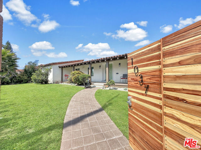 1037 W 83rd Street, Los Angeles CA: https://media.crmls.org/mediaz/65506f45-3f9b-4bf4-91f9-e3935ac5bb46.jpg