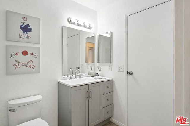 830 W Lincoln Avenue, Escondido CA: https://media.crmls.org/mediaz/6550a246-194b-4557-b1ba-71204b58eeb1.jpg