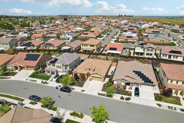 5476 Pinnacle View Way, Antioch CA: https://media.crmls.org/mediaz/655157f8-57b5-4a2d-8b49-c38aca165e0e.jpg