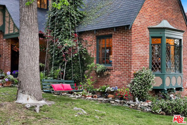 1242 North Isabel Street photo 67