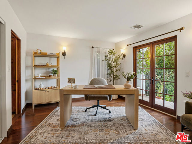 Image 20 of 31 For 2026 Greenfield Avenue