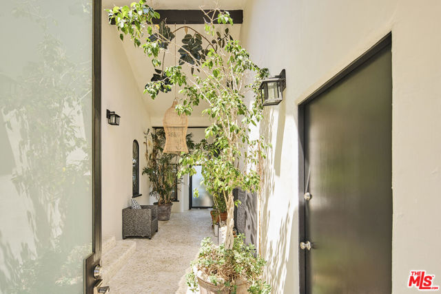 2266 Cold Canyon Road, Calabasas CA: https://media.crmls.org/mediaz/65537c37-0804-4043-a560-a9ef2dd686f6.jpg
