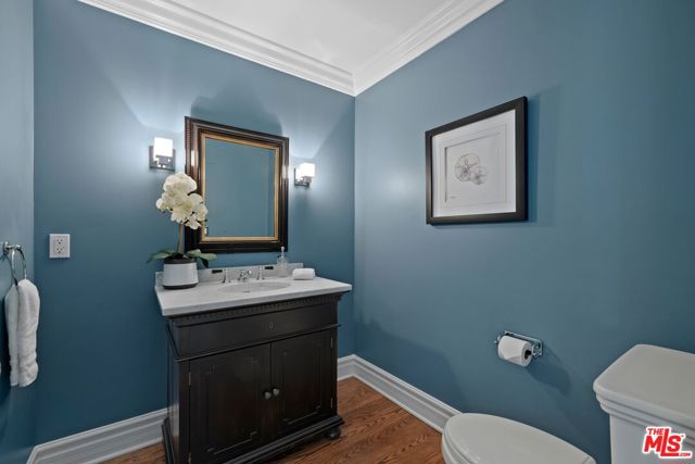 17710 Karen Drive, Encino CA: https://media.crmls.org/mediaz/65542bd4-5abf-4e88-b3e2-d52520d69b3b.jpg