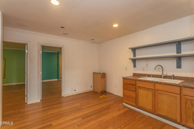1400 Park Drive, Ojai CA: https://media.crmls.org/mediaz/655460cd-b1ce-4364-85f3-50da8b3d42a5.jpg