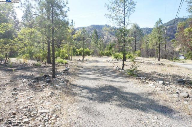 101 River Acres, Junction City CA: https://media.crmls.org/mediaz/6554c14c-c0ff-4596-8cec-ce7a43fd96db.jpg