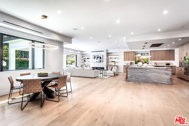 17228 Otsego Street, Encino CA: https://media.crmls.org/mediaz/65557653-0436-49ac-839e-5e276703c388.jpg