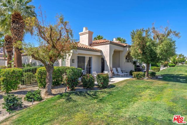 57766 Interlachen, La Quinta CA: https://media.crmls.org/mediaz/655581f9-5b2d-474a-9e31-57dd2412f161.jpg
