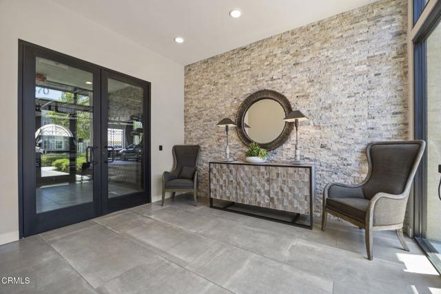 2870 Wagon Wheel Road, Oxnard CA: https://media.crmls.org/mediaz/6555a6cc-d5eb-49a4-b8fa-3c521c2396d0.jpg